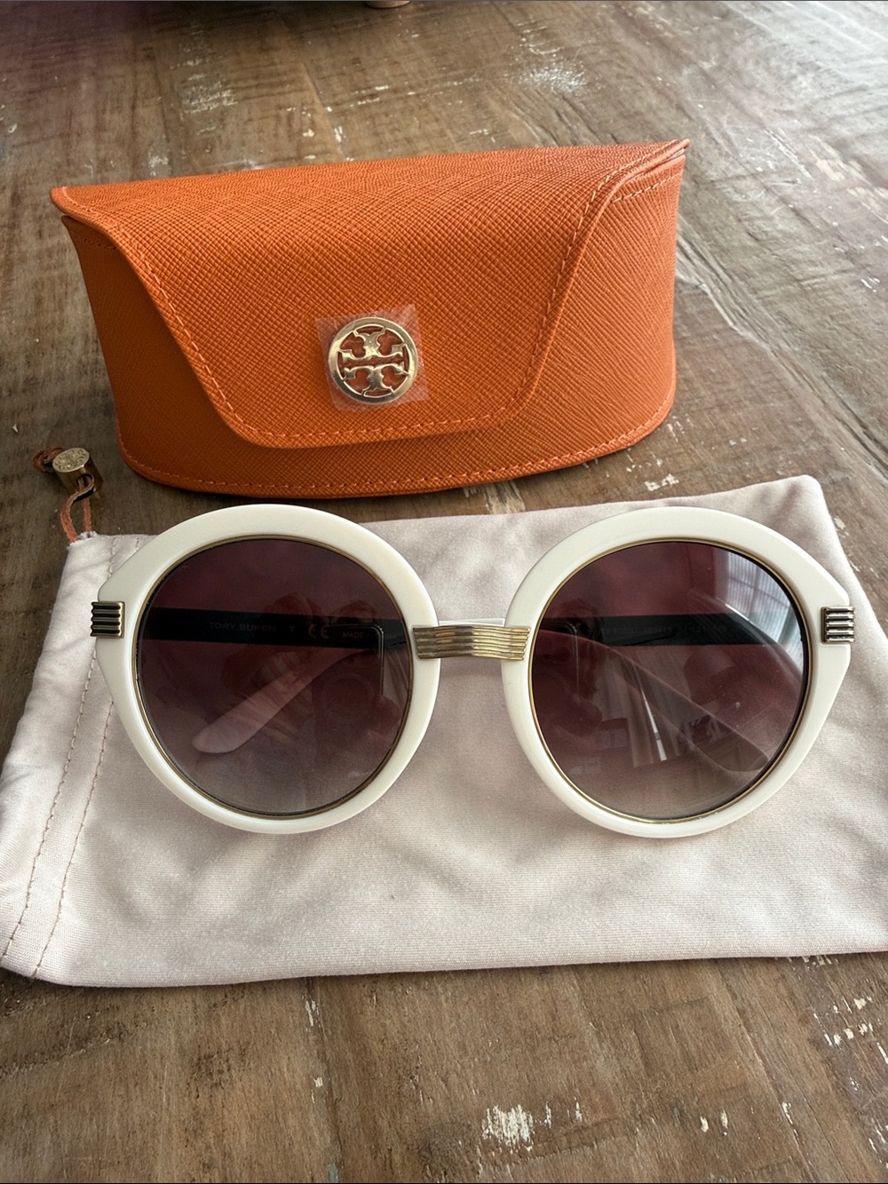 Tory Burch off white frame round sunglasses